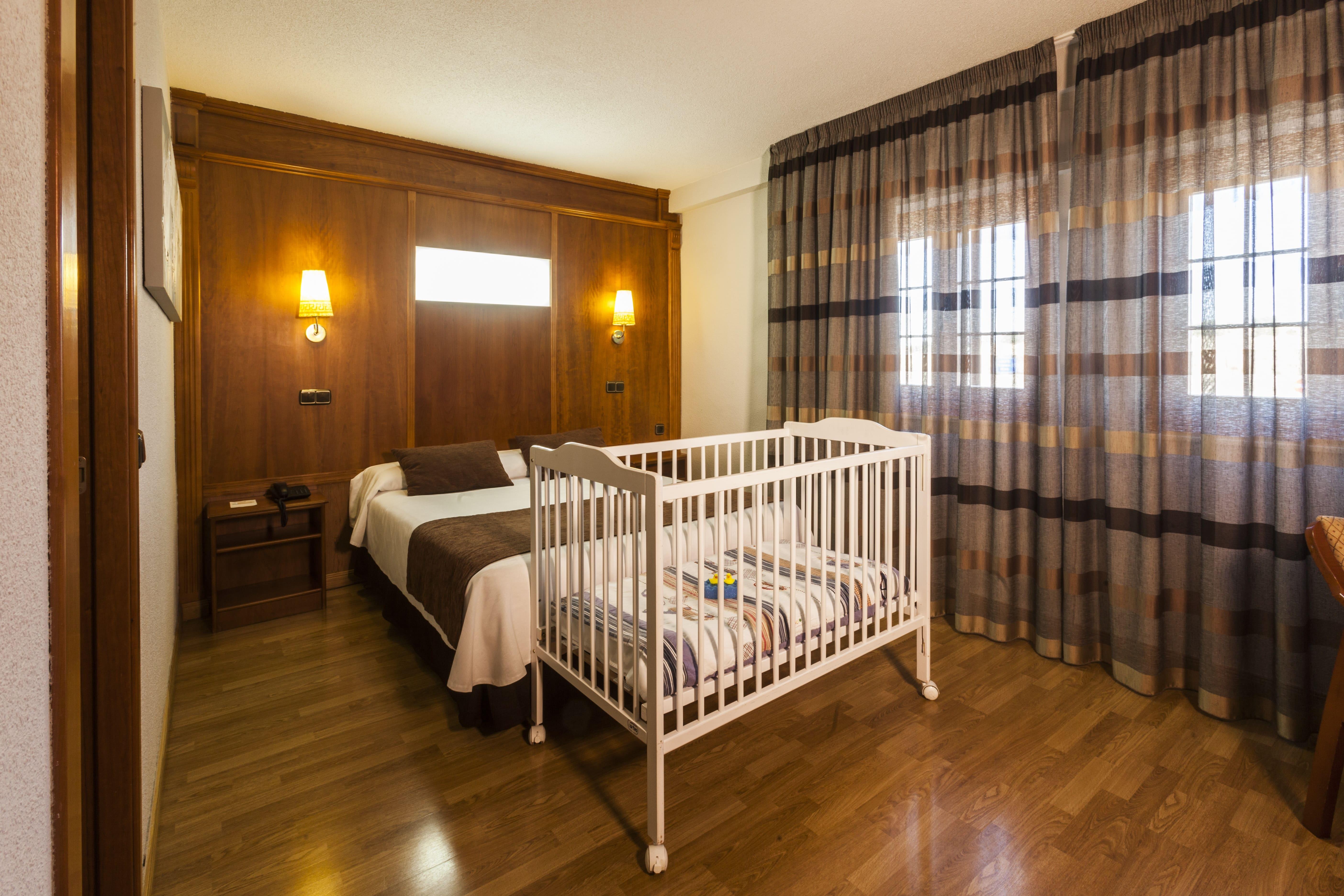 Hotel Mozarbez Salamanca Екстер'єр фото